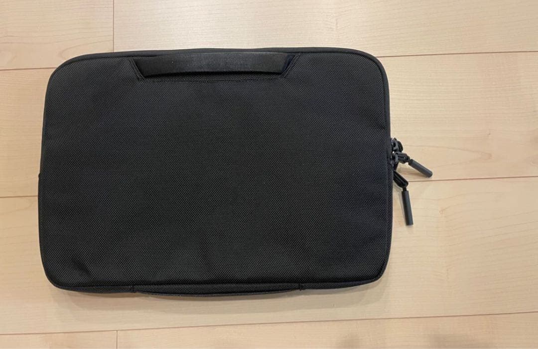 Aer Tech Folio 13インチ