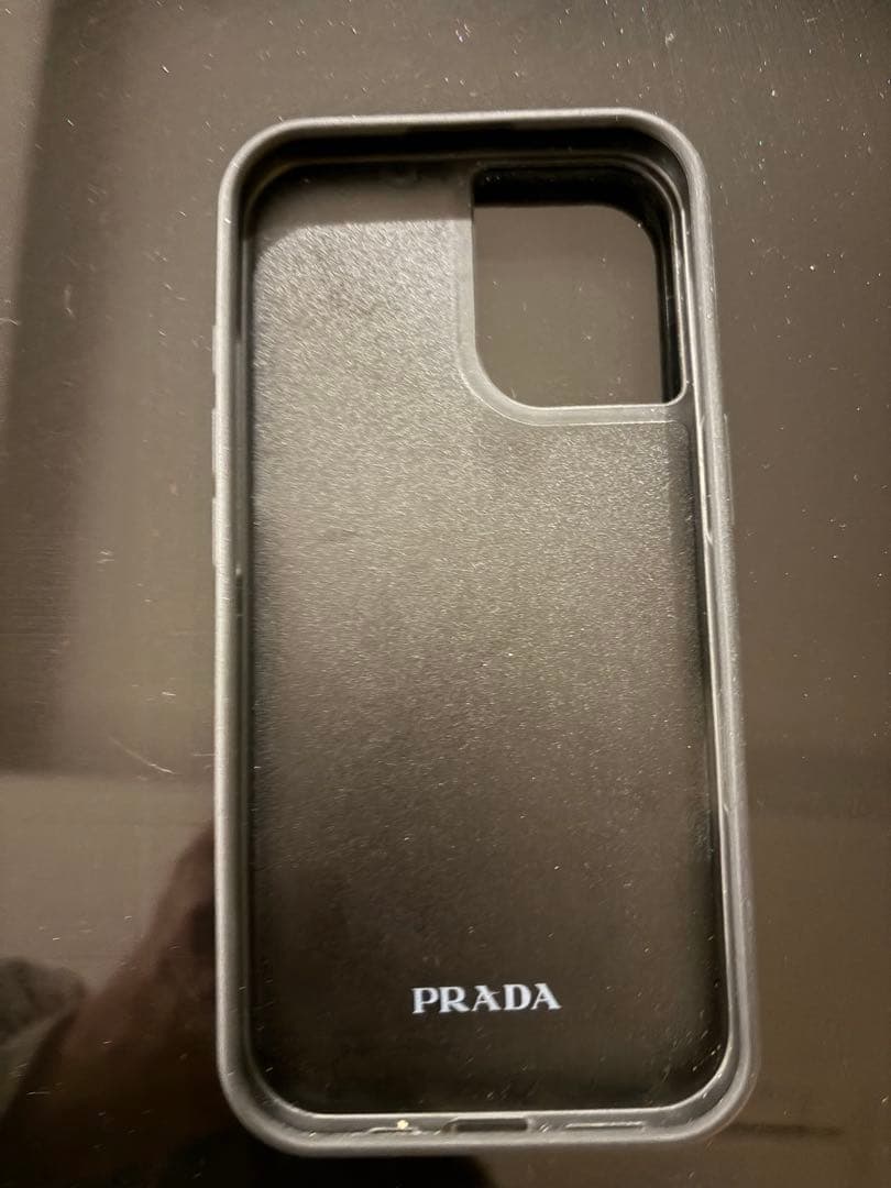 PRADA iPhone16ケース　グリーン　iPhone16 プラダ　カバー