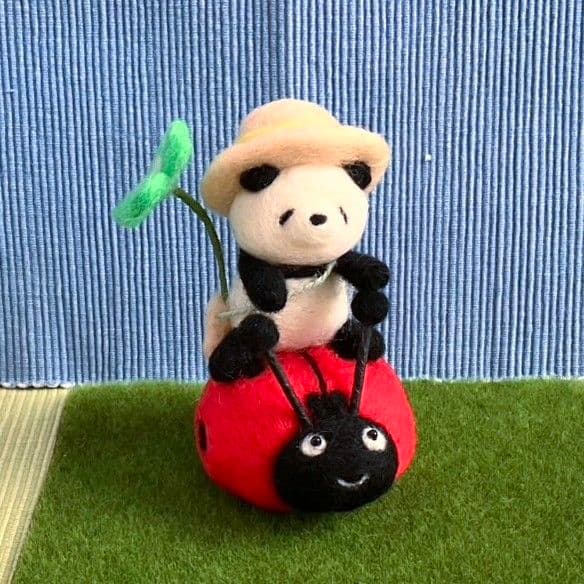 yano-kun 羊毛フェルト 作品 お月見パンダんご