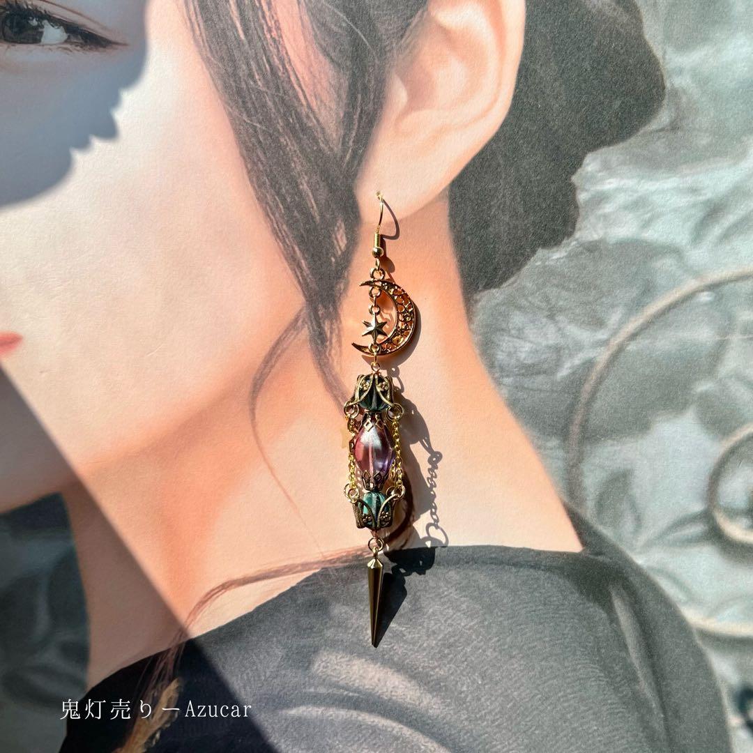 蒼の彼岸花と月灯ランタンのピアス　イヤリング