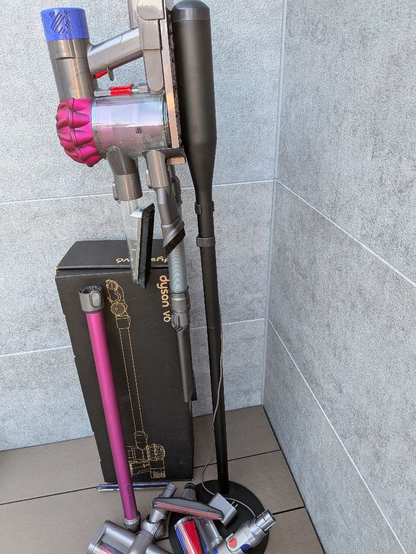 未使用多数 ダイソン 掃除機 Dyson V6 本体 スタンド セット