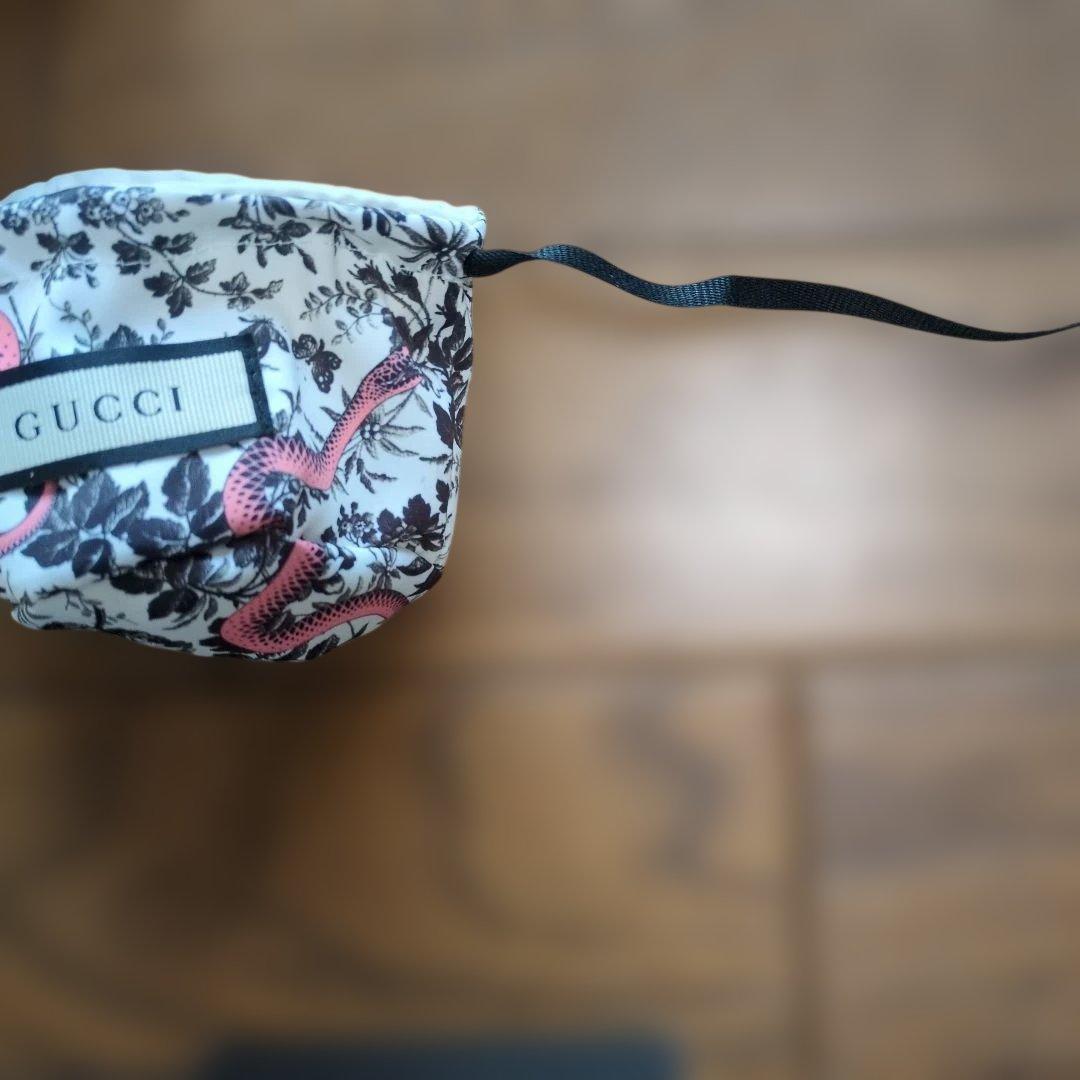 GUCCI　空箱　箱と巾着