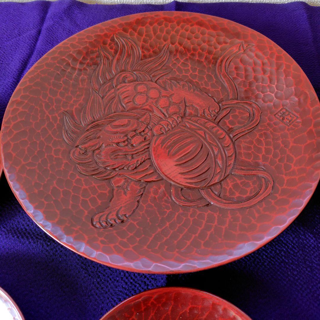 鎌倉彫？菓子器盛皿1枚と小皿５枚　 獅子と手毬図　光山　箸と菓子きり付き
