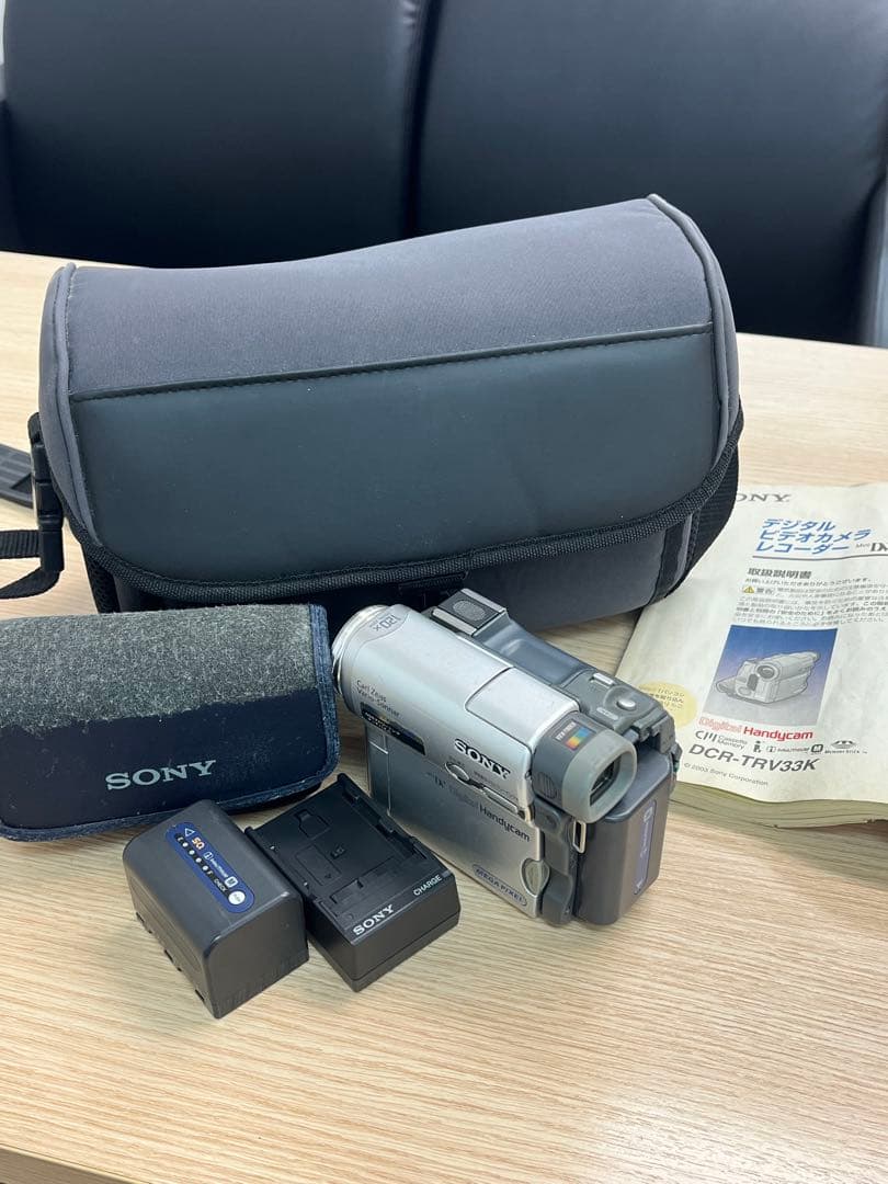 ビデオカメラ SONY Digital Handycam Mini DV DCR-TRV33K