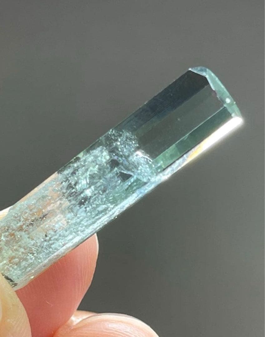 超希少・レインボー入り・トルマリン共生 アクアマリン 11.30ct ベトナム産