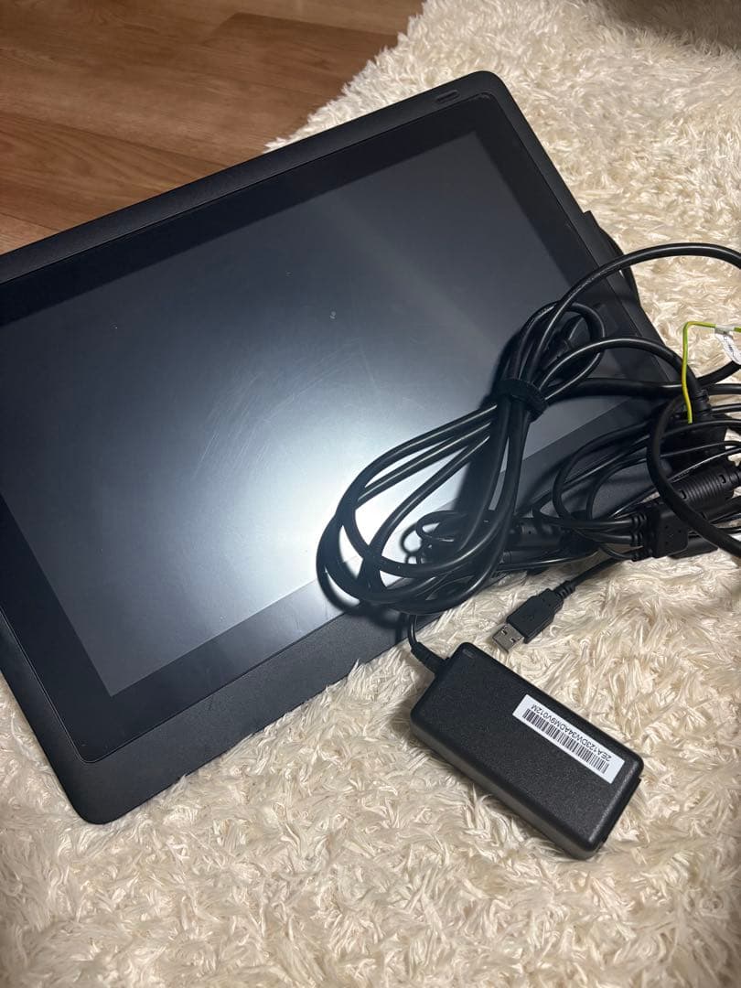 Wacom Cintiq 16 液晶ペンタブレット【ペン＋替え芯8本付】