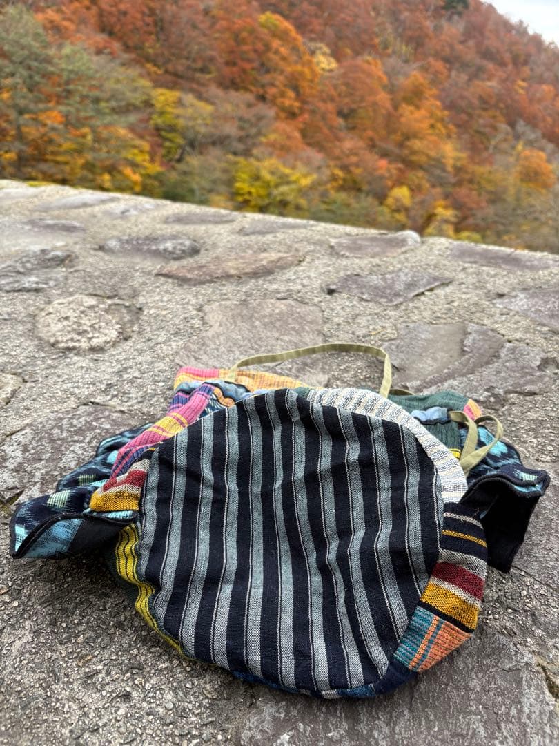 ハンドメイド　貴重な手織り生地のパッチワーク巾着バッグ