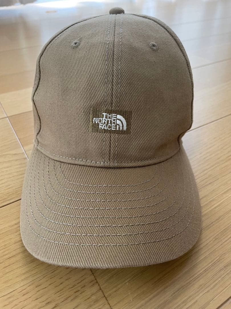THE NORTH FACE スクエアロゴキャップ ベージュ