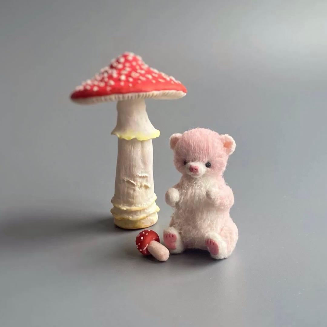 白い靴下のピンクちゃん ミニチュア アーティストベア 海外作家様 ハンドメイド