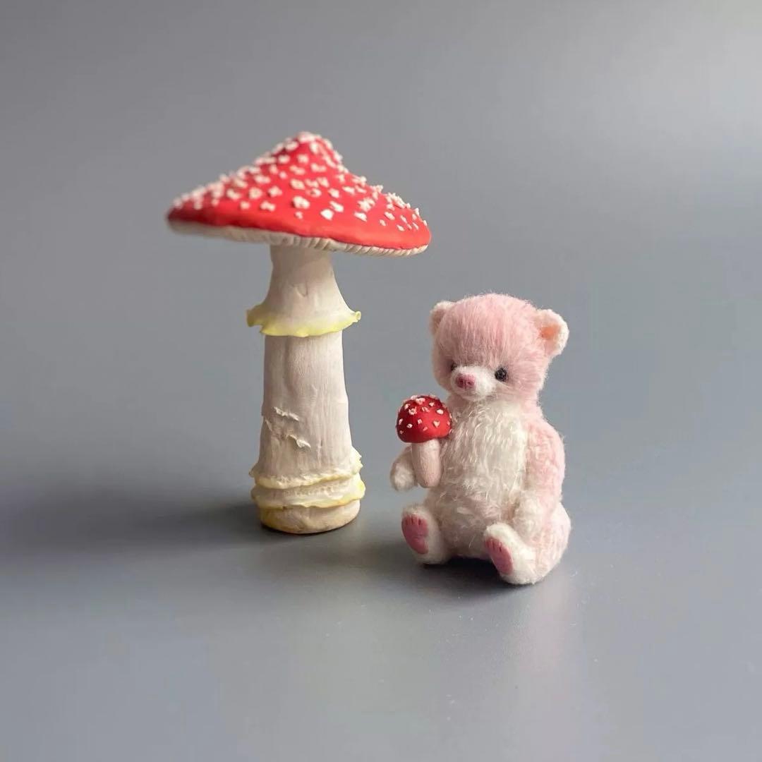 白い靴下のピンクちゃん ミニチュア アーティストベア 海外作家様 ハンドメイド