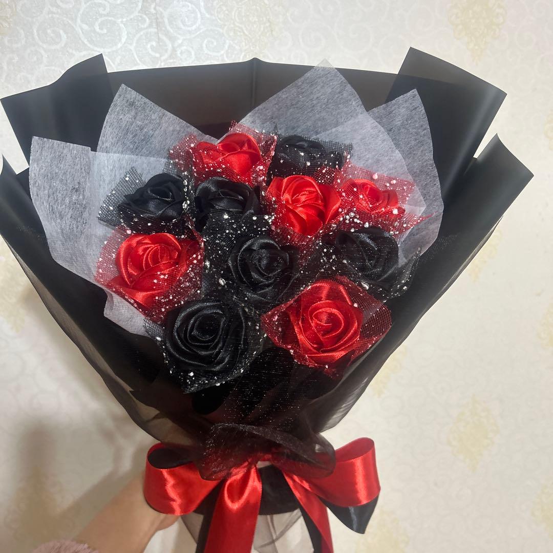 11本黒赤バラブーケ ２層ラッピングリボン❣️プレゼント枯れない花 特別な人へ