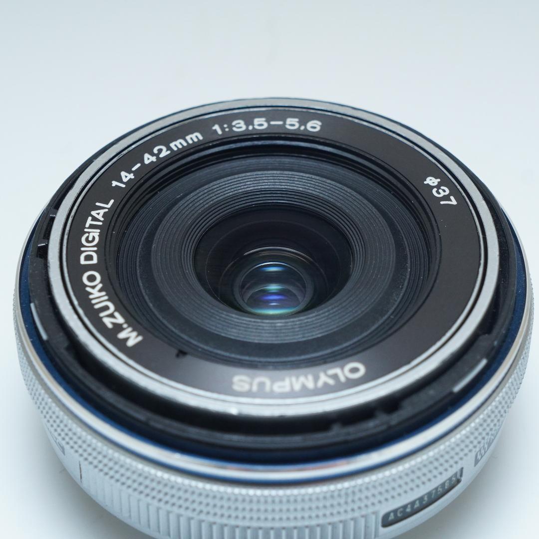 ★動画でも大満足★オリンパス14-42mm EZ パンケーキ　シルバー