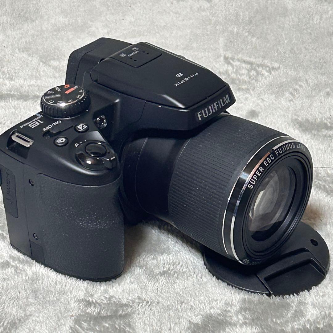 【動作品　付属品完備　美品】FUJIFILM FINEPIX S8200