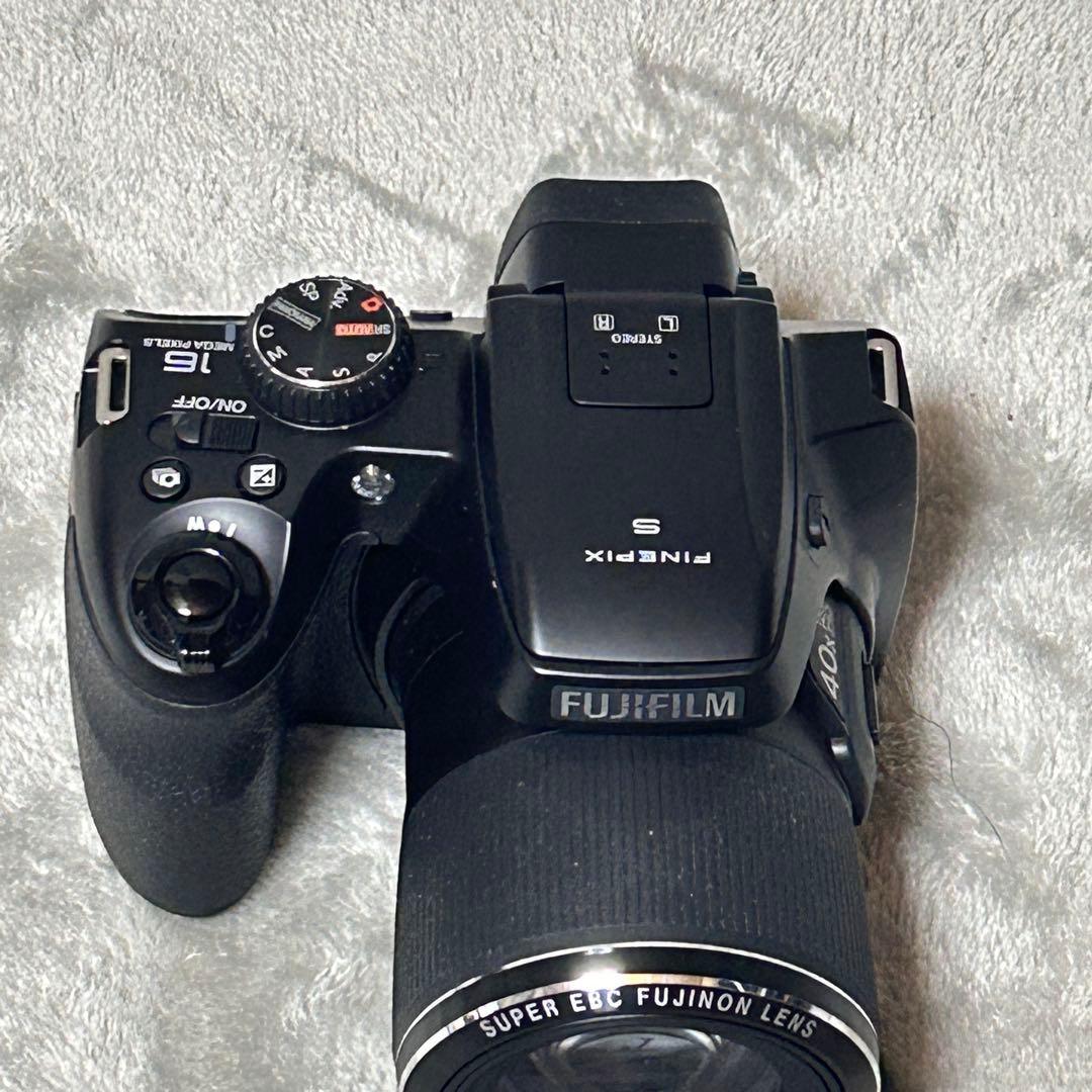 【動作品　付属品完備　美品】FUJIFILM FINEPIX S8200