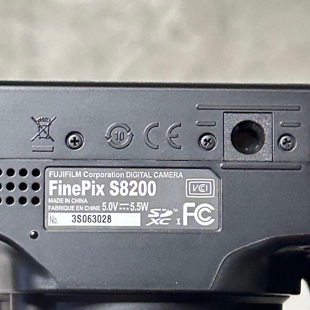 【動作品　付属品完備　美品】FUJIFILM FINEPIX S8200