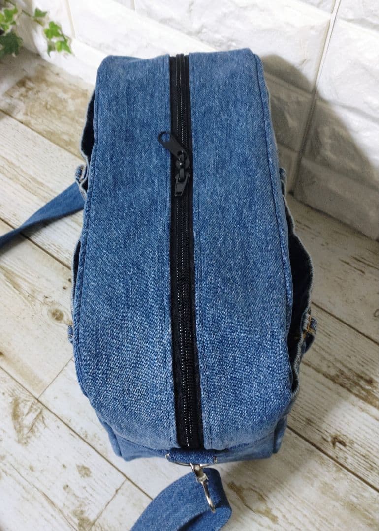 ママ✽デニムリメイク✽ボストン型ショルダーバッグ✽Mサイズ[ハンドメイド]