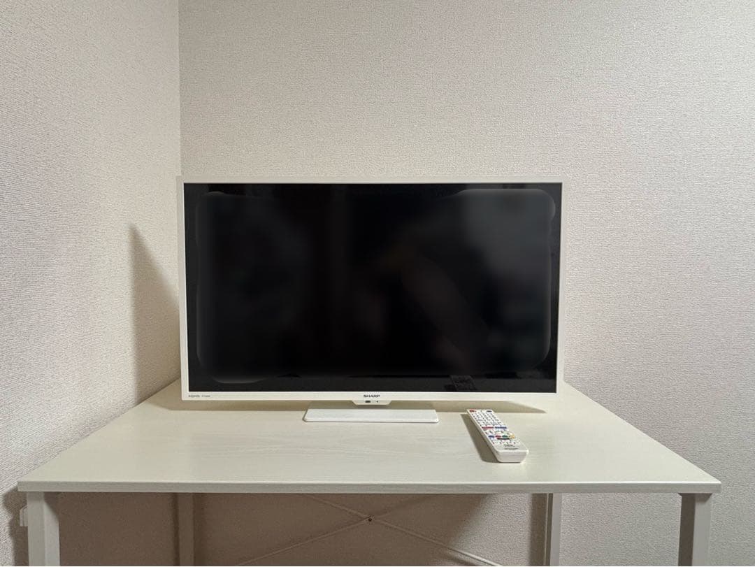 シャープ　32型　ホワイト 2T-C32DE 2021年製　映り綺麗！