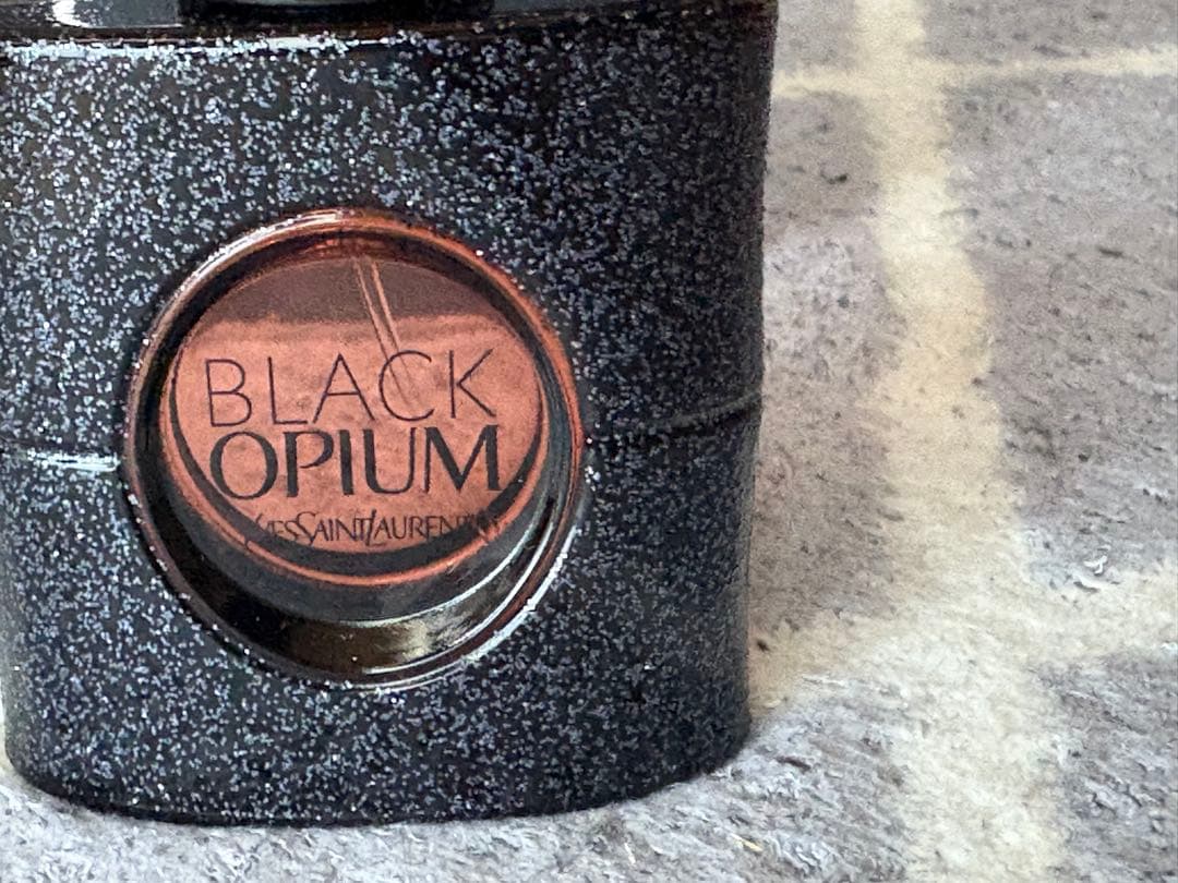 香水(女性用) Yves Saint Laurent BLACK OPIUM 30ml