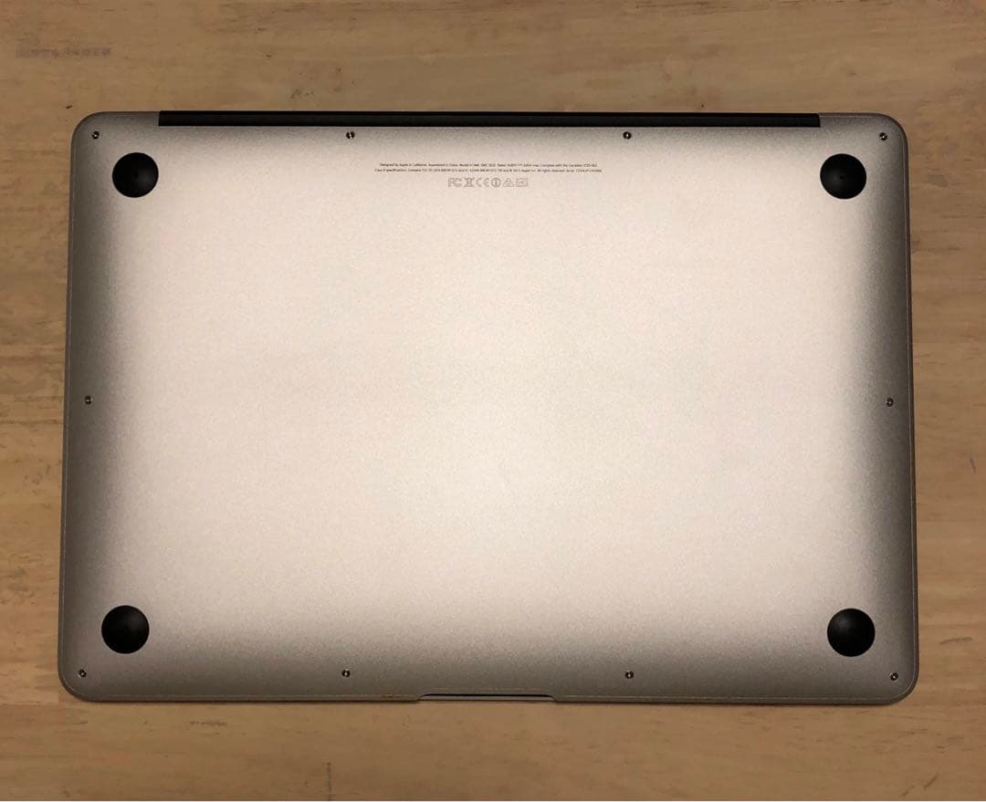 MacBook Air (13-inch, Early 2014) 充電機に傷有