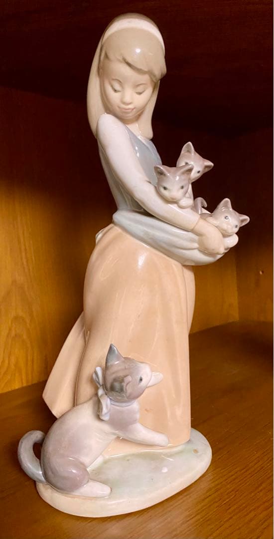 リヤドロ　アンティーク　美品　少女と猫の陶器製置物