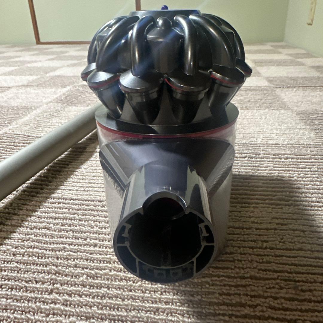 Dyson ダイソン V7 コードレス掃除機 本体　ジャンク品