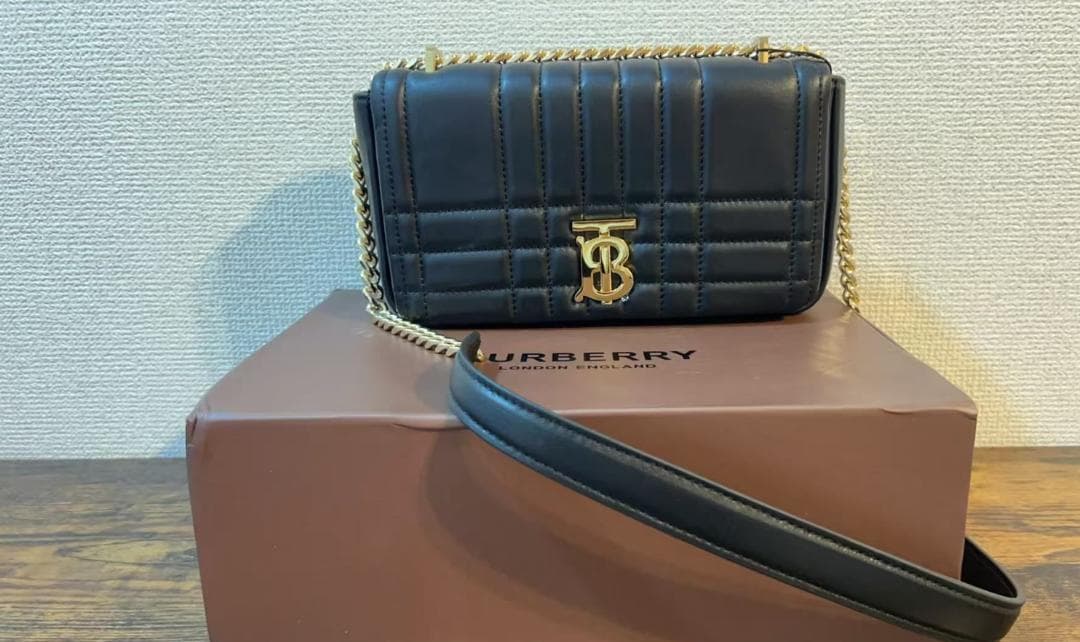 Burberry Lola スモール ブラックゴールド チェーンバッグ 美品