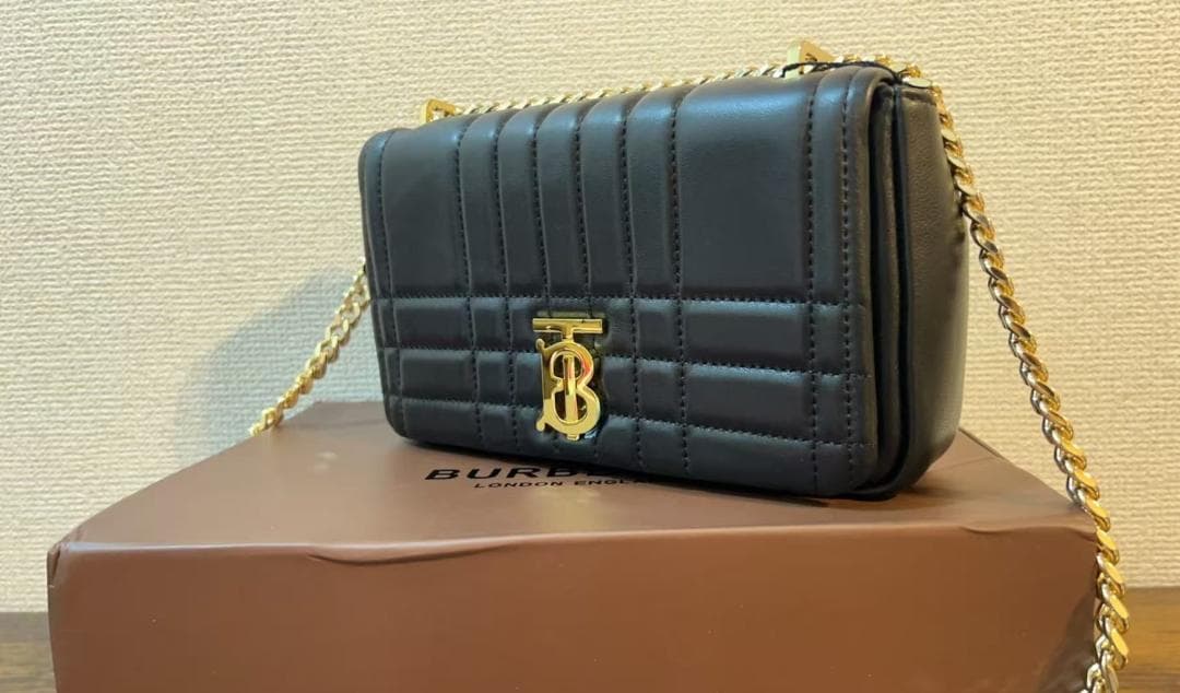 Burberry Lola スモール ブラックゴールド チェーンバッグ 美品
