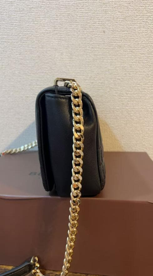 Burberry Lola スモール ブラックゴールド チェーンバッグ 美品