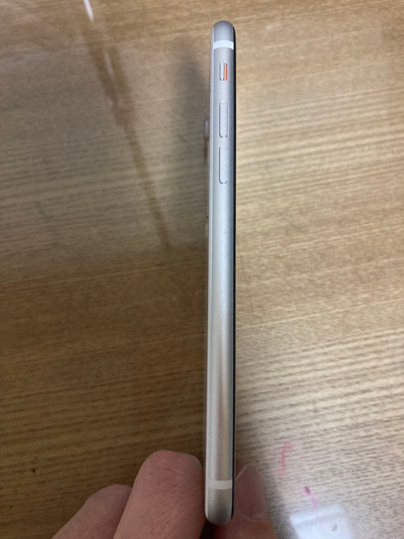 iPhone SE（第2世代）64GB