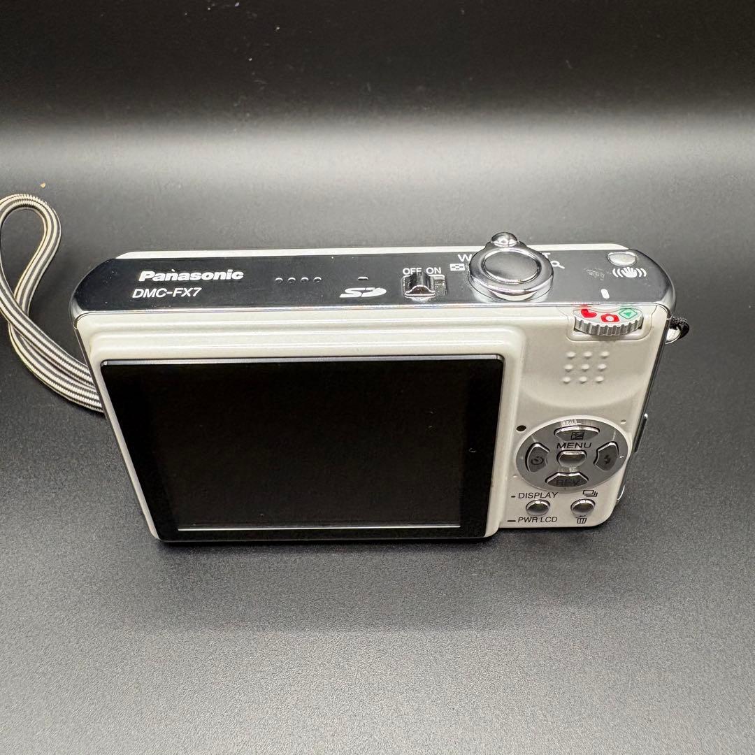 Panasonic Lumix FX7 極上品　本体とバッテリーチャージャー付