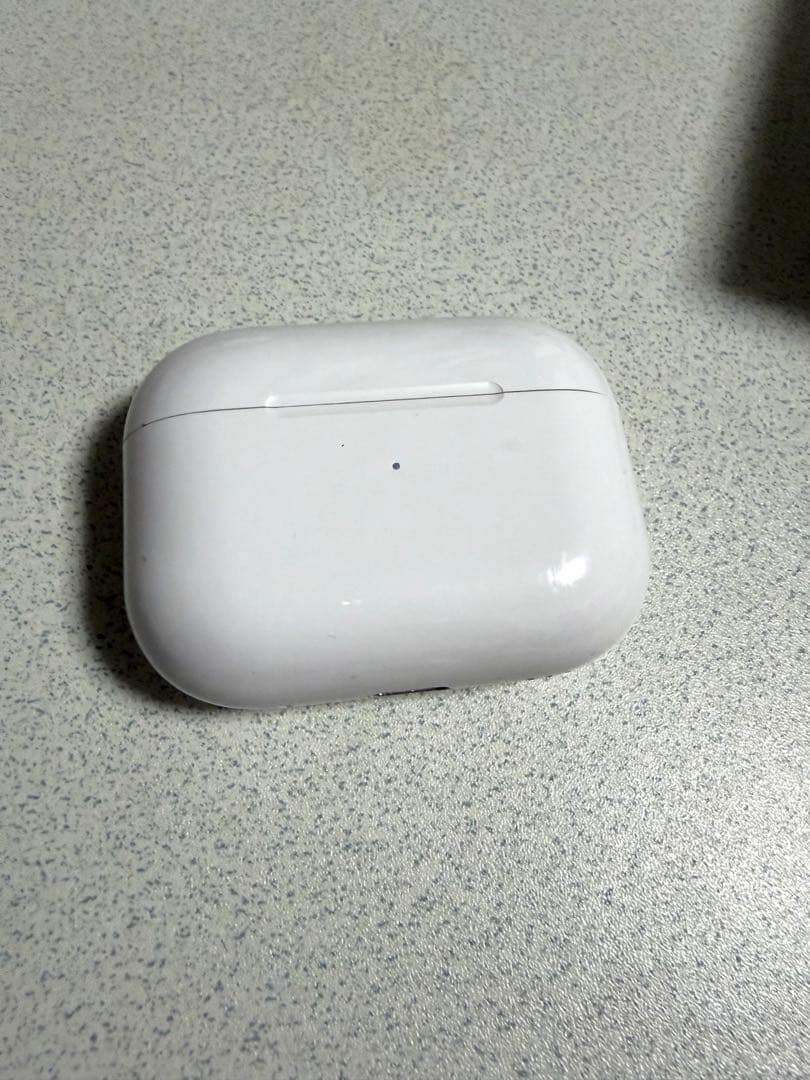 Air Pods Pro 第二世代 Type-C ジャンク品　（本体は使えます）