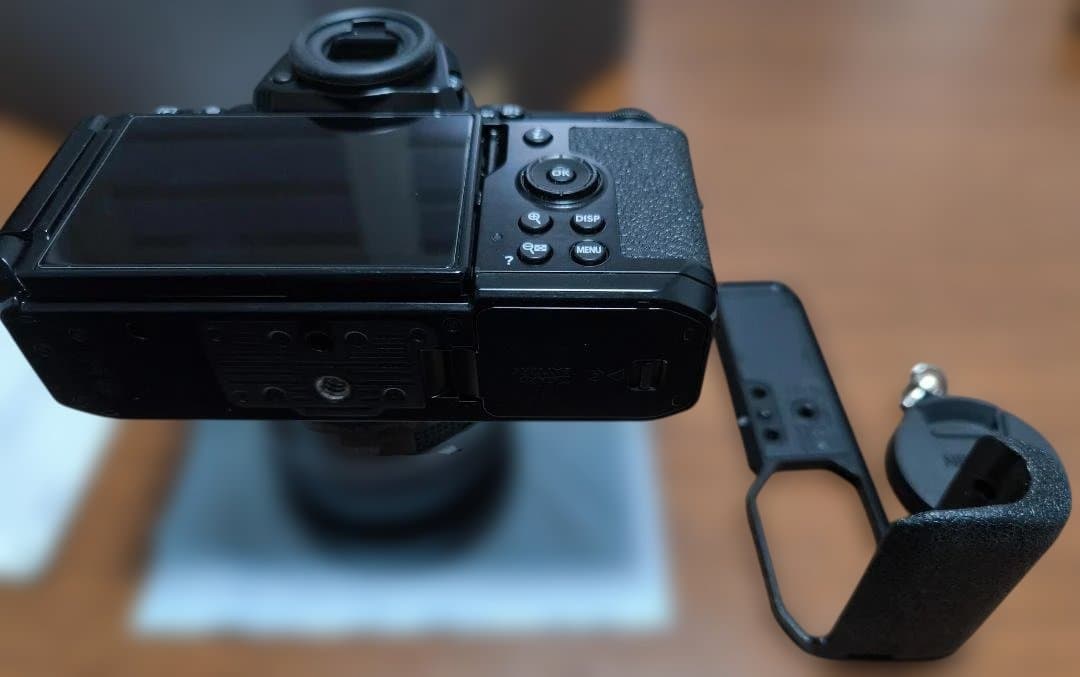 Nikon Zf F2キットレンズき　付属多数　中古美品