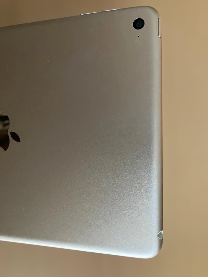 iPad mini 4 Wi-Fiモデル 64GB [ゴールド]