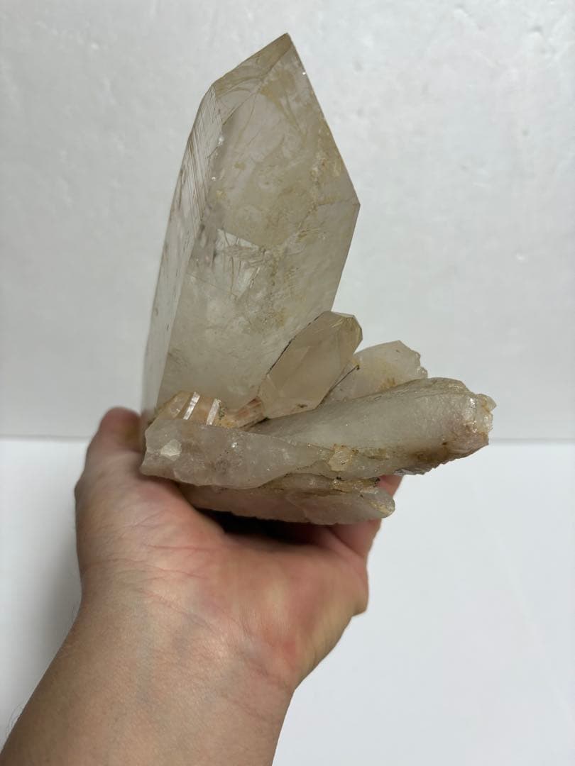 ヒマラヤ産　大きな水晶クラスタ　約1820g 置き物に良い形　パワーストーン