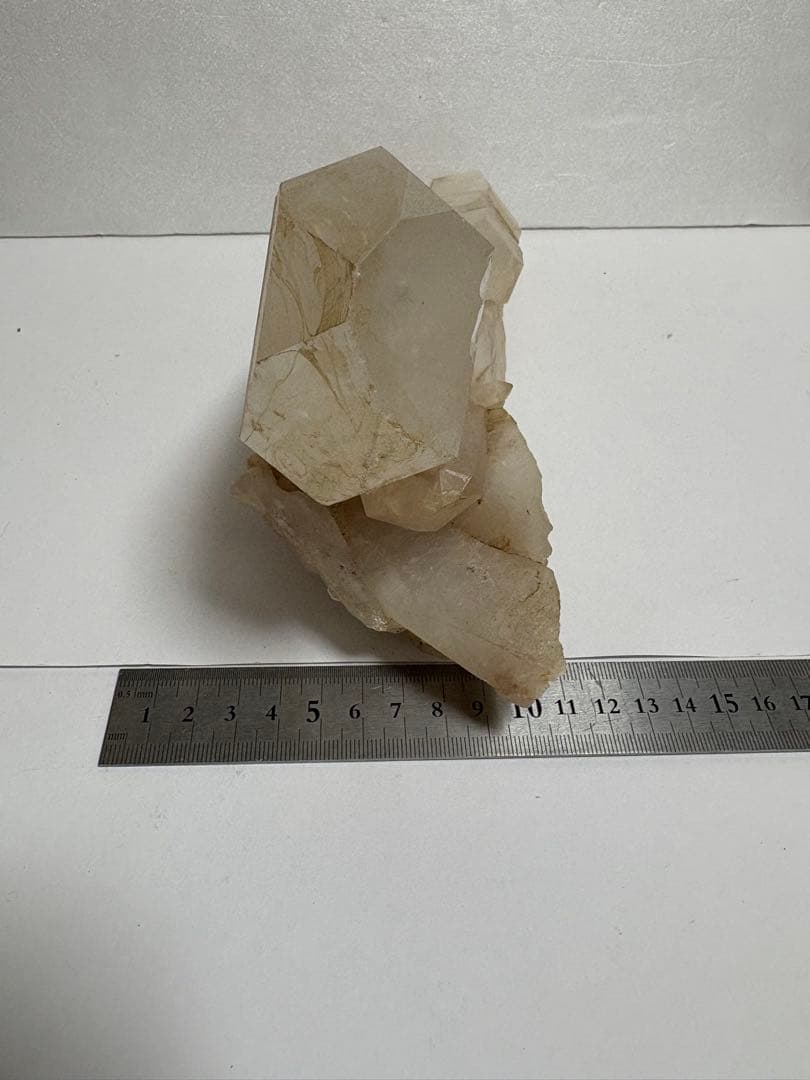 ヒマラヤ産　大きな水晶クラスタ　約1820g 置き物に良い形　パワーストーン