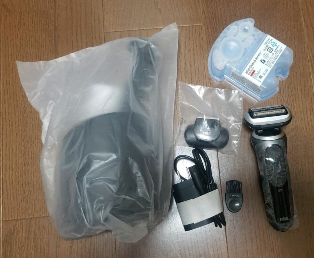 け*ん様 早い者勝ちです！ブラウン シェーバー シリーズ7 　72-G7500c