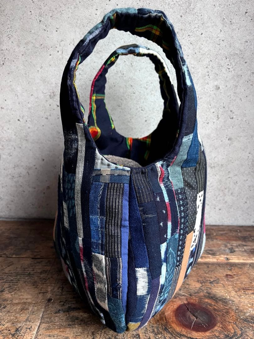 ごんべさん　古布　絣　藍染　ハンドメイド　ころんバッグ
