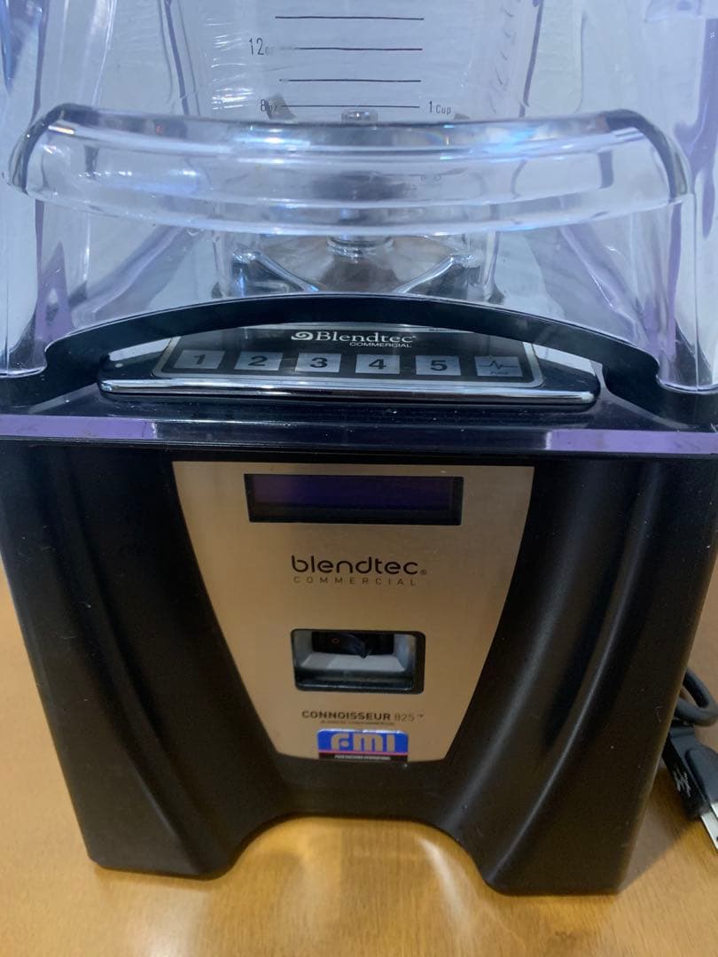 ろーま　blendtec スムージーブレンダー　中古　ICB-3JQ