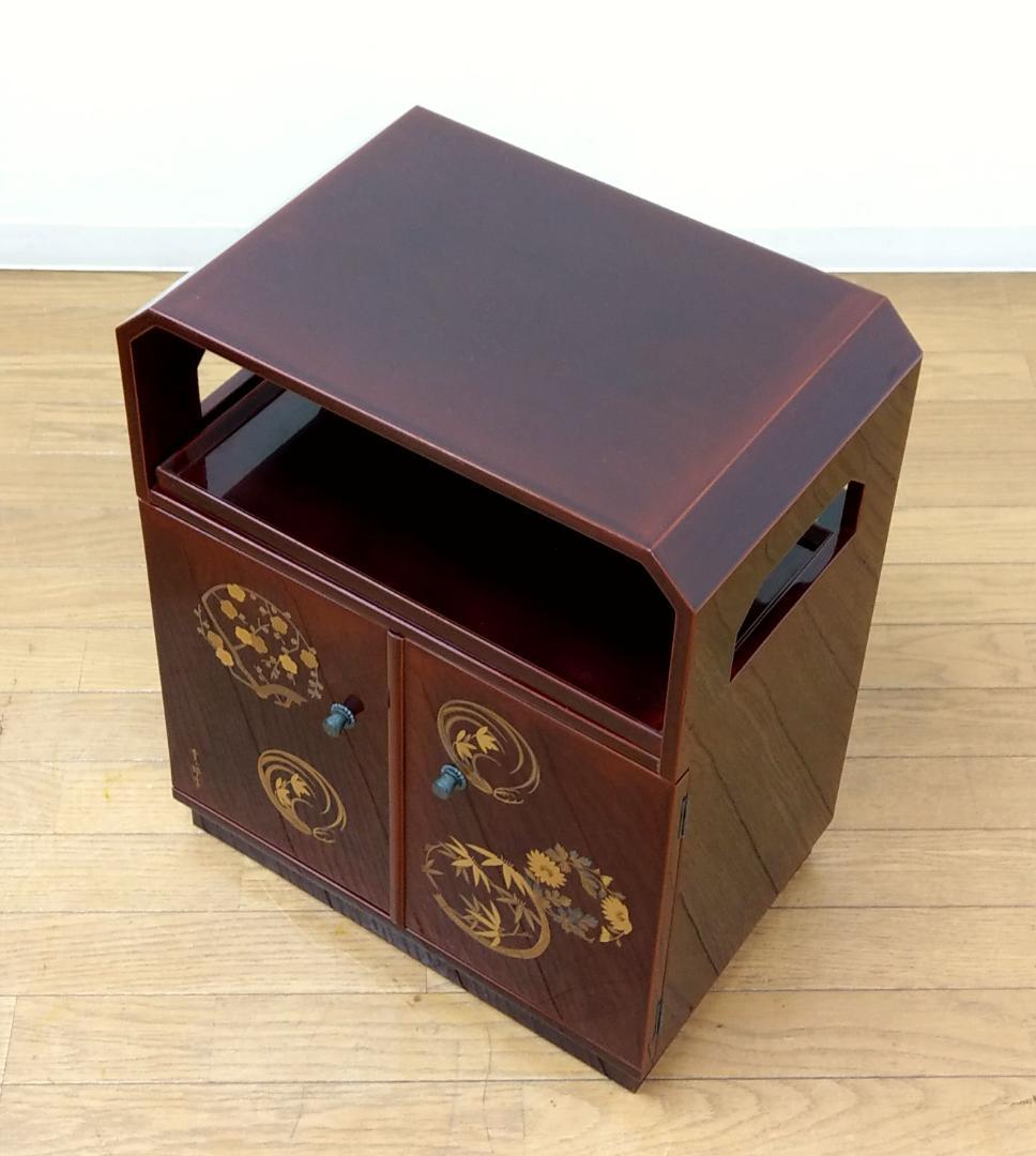 美品 輪島塗 蒔絵師 山本幸三郎作 朱漆 金彩 四季の草花蒔絵 小棚 茶道具棚物