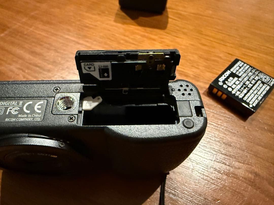 RICOH GR DIGITAL Ⅱ ケース 充電器付 シャッター回数1263