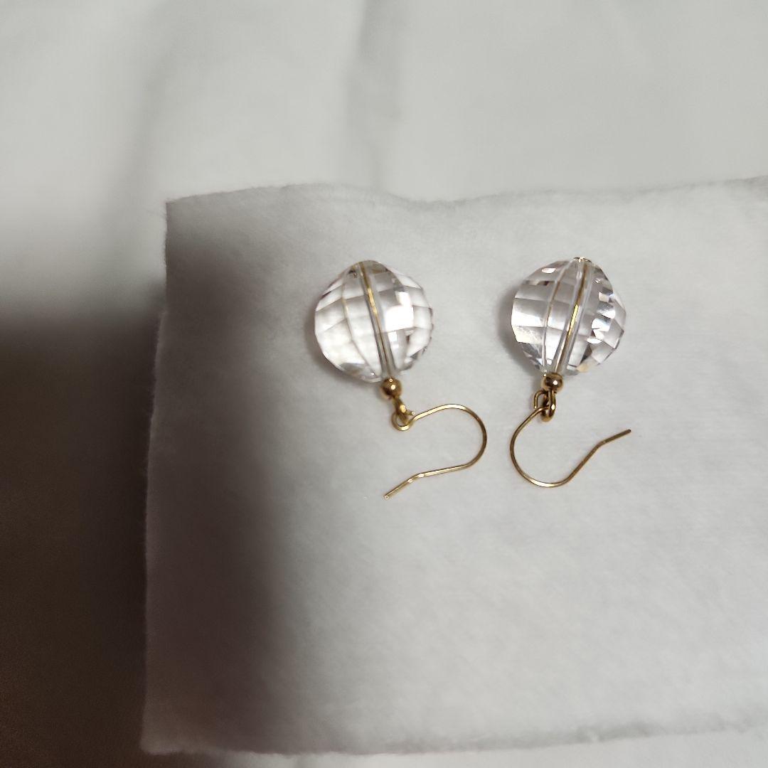 水晶ピアス