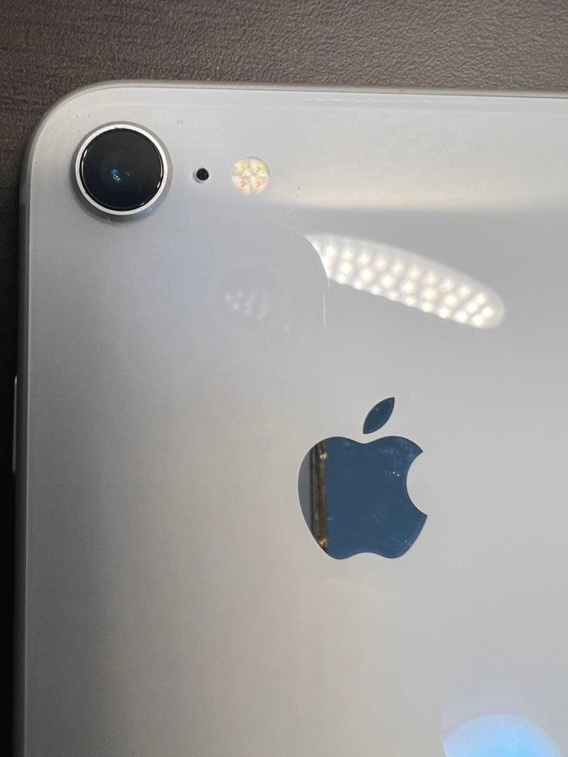 iPhone8 64GB ホワイト SIMロックあり docomo