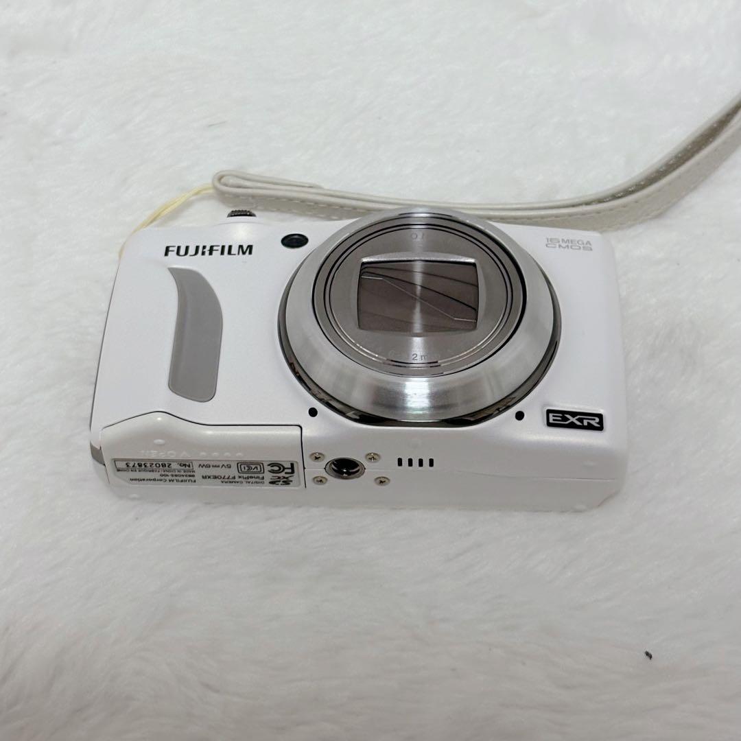 【極美品】FUJIFILM FinePix F770EXR ホワイト