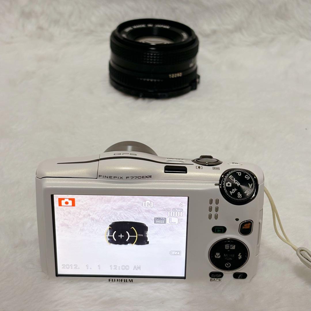 【極美品】FUJIFILM FinePix F770EXR ホワイト