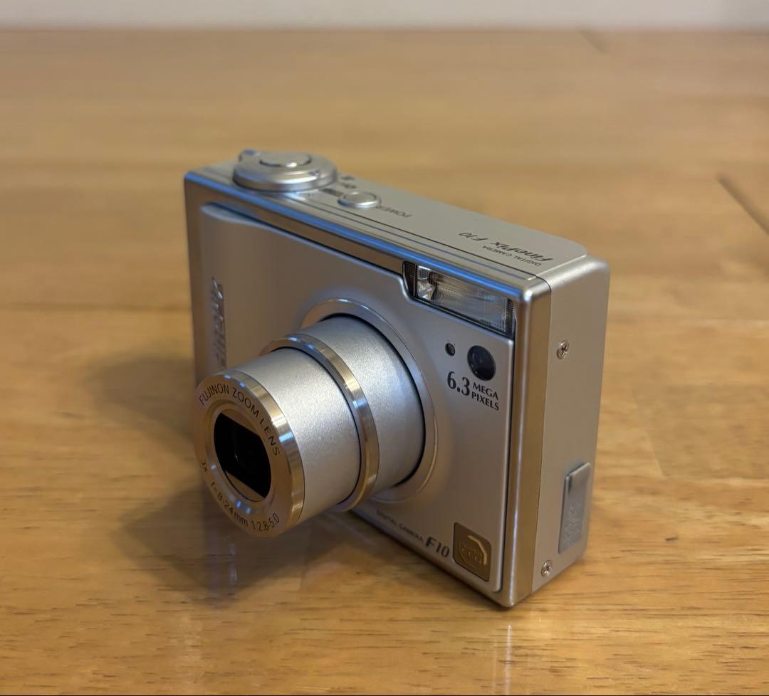 美品 動作確認済 FUJIFILM FinePix F10