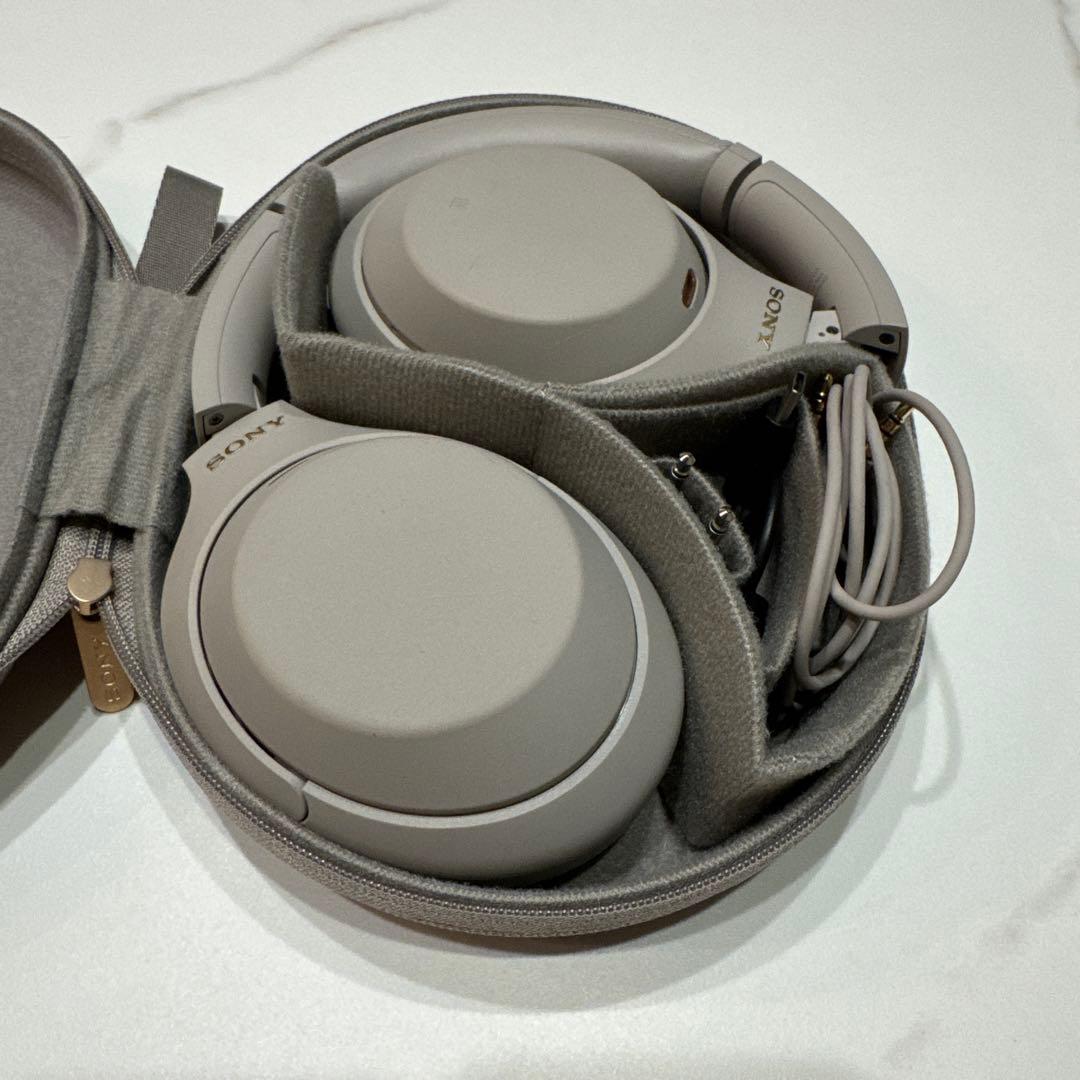 SONY WH-1000XM4ヘッドホン　ケース付き
