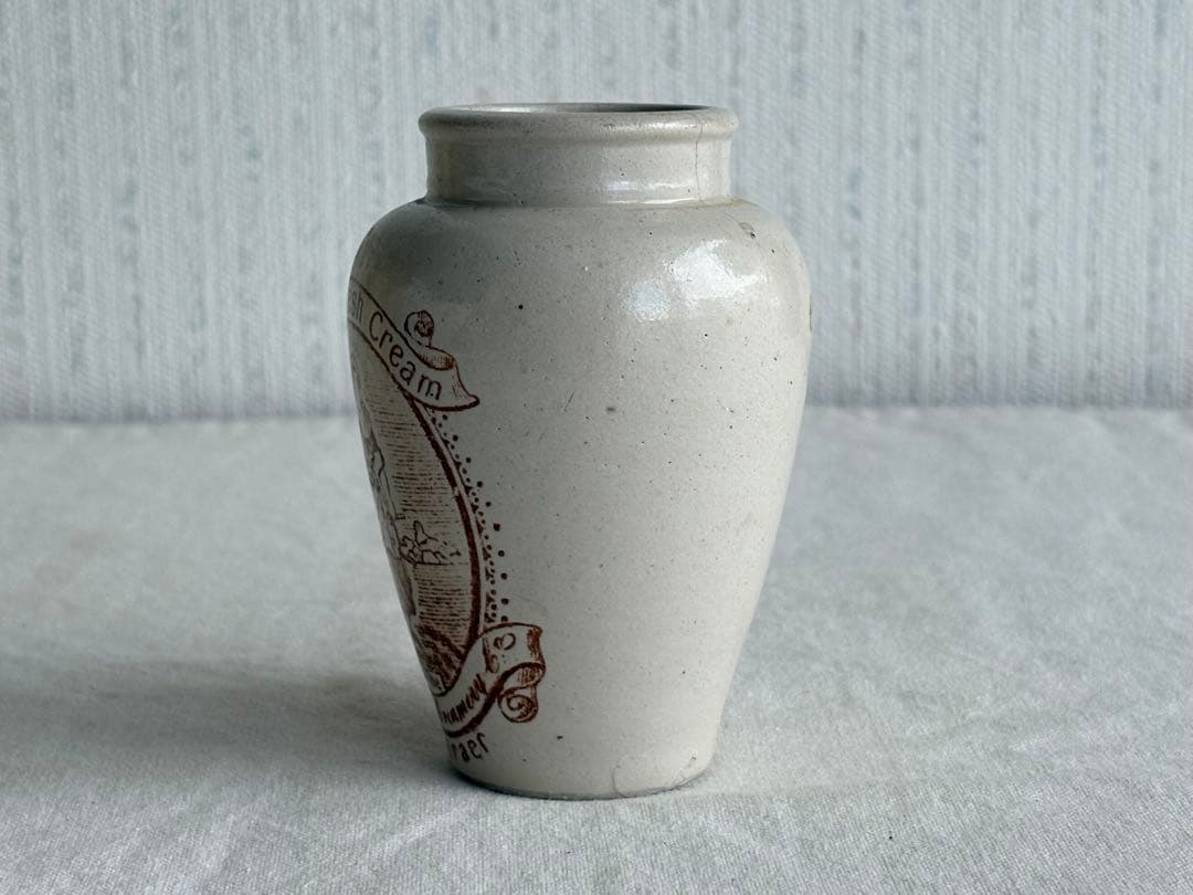 アンティーク　陶器ボトル　茶色の女性