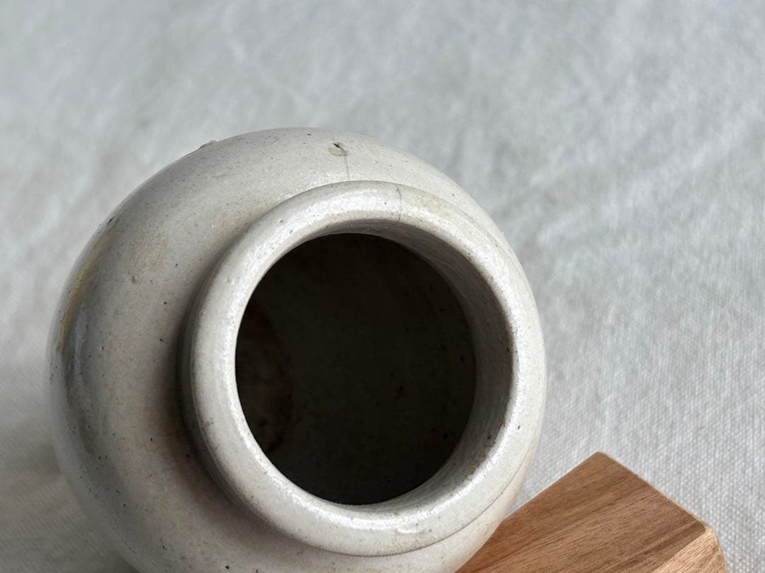 アンティーク　陶器ボトル　茶色の女性
