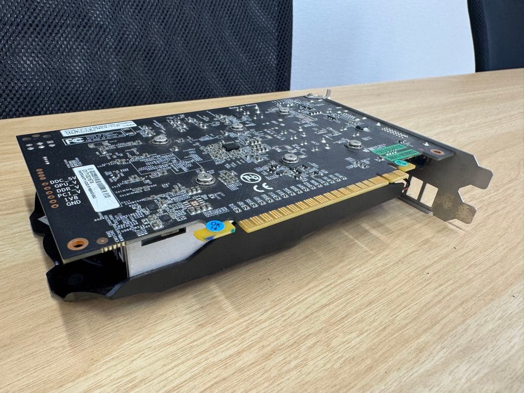【値下げ】GTX1050 Ti 4GB GDDR5 PCI-Eグラフィックボード