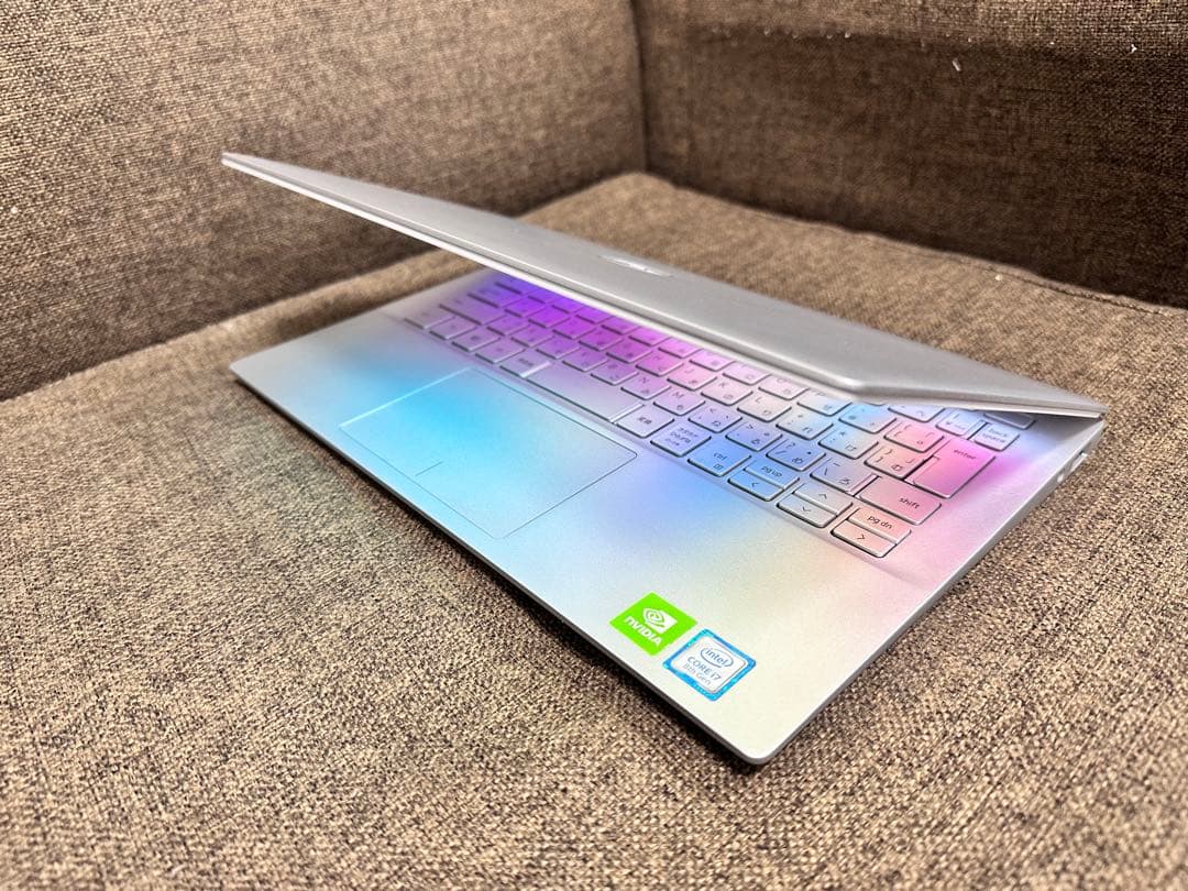 DELL ins 13.3インチ超軽量　Core i7 NVIDIA MX250